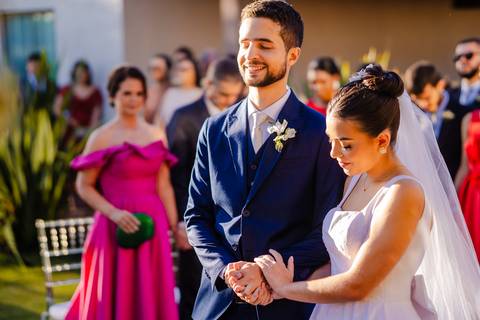 Noivos na cerimônia '