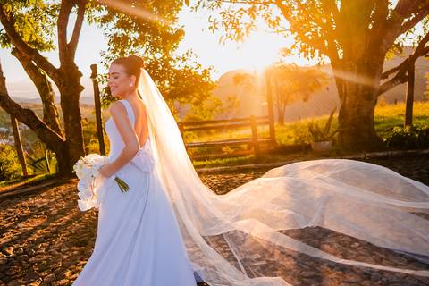 Noiva ao por do sol '