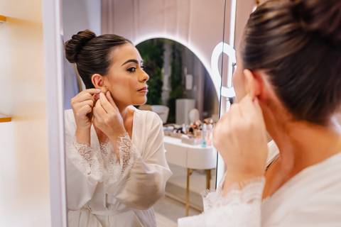 Noiva se produzindo '