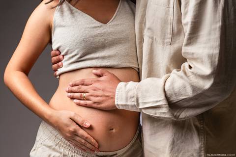 poses pais ensaio gestante'