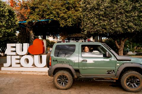 noiva chegando na cerimonia'