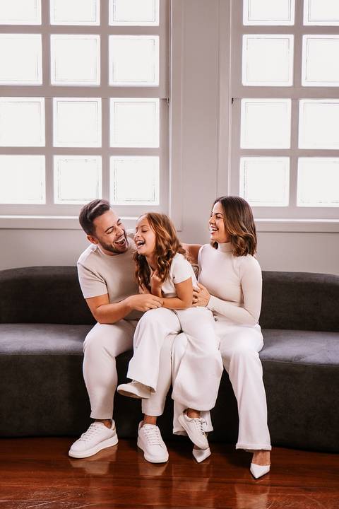 Momento de descontração da família durante o ensaio do chá revelação em João Monlevade.'