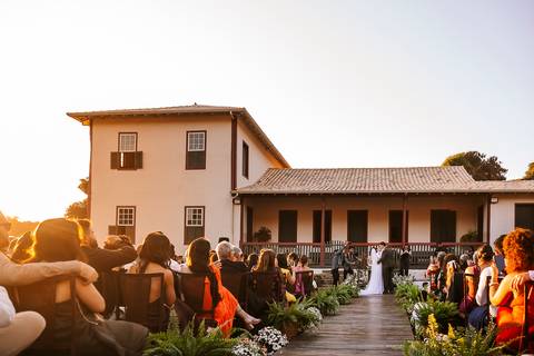 fazenda da familia durante cerimonia de casamento'
