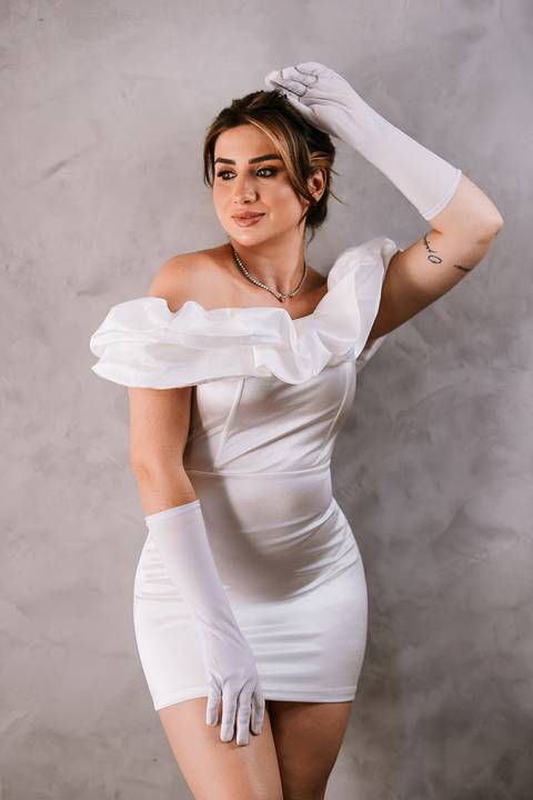 Look vestido branco usado no ensaio de aniversário de 30 anos'