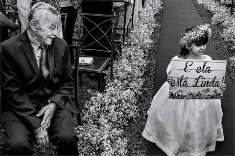 Daminha no casamento de dia em Belo Horizonte, no campo. '
