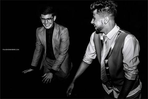 convidados dançando durante festa em Minas Gerais '