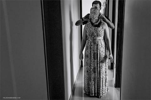 noivo faz surpresa a carla dia anterior  do casamento'