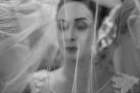 Noiva com véu antes da cerimonia '