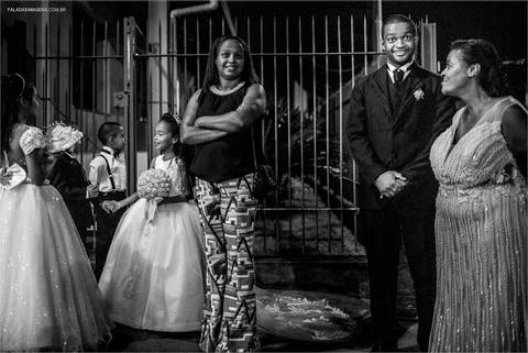 noivo feliz, reação de emoção'