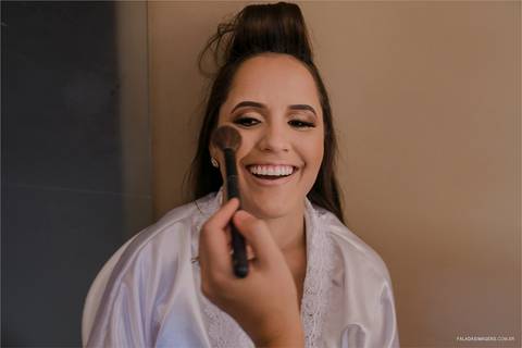 maquiagem da Stefane Caldeira, noiva Iuly, casamento no sitio
'