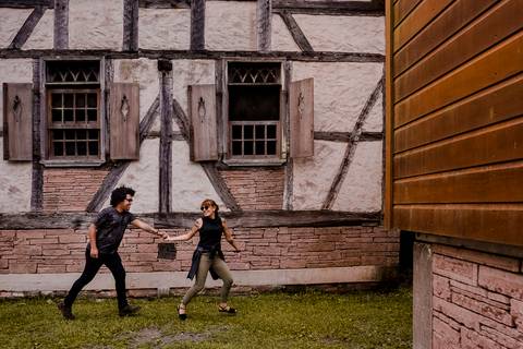 juntos caminhando para a felicidade, fotografia de casal, fotografos'