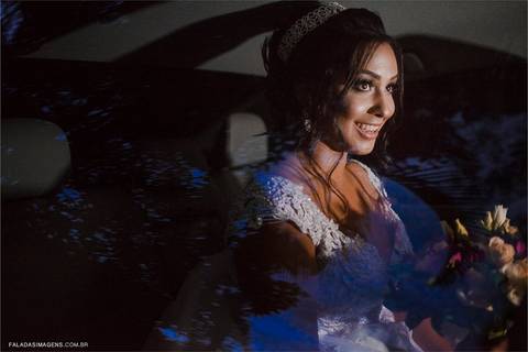 Noiva no carro, retrato da noiva no carro, indo para a cerimonia, 
'