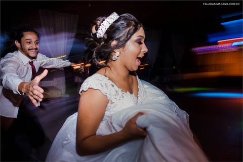 Final de festa de casamento, balada louca, dançando na festa'