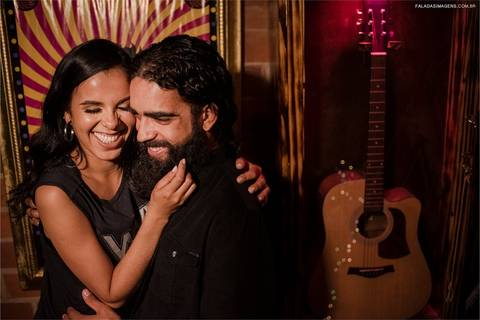 Caique e Yanne, ensaio pre wedding shine crazy rock bar'