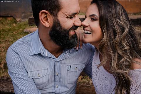 sorrisos, felicidade, casal em pré casamento, minas gerais'