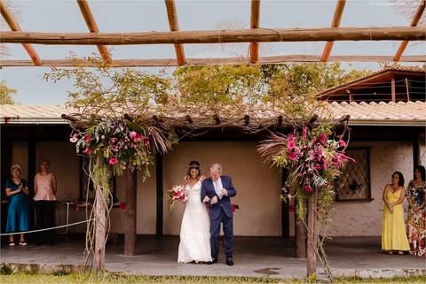Noiva dançando na entrada, casamento pousada Pampulha, belo horizonte, mg'