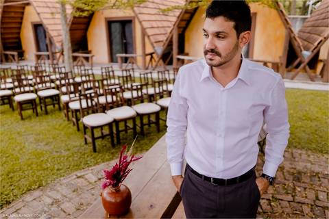 noivo se preparando para o grande dia'