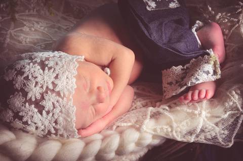 newborn_Lindas_poses'