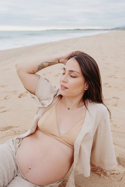 Ensaio Foto Gestante Macae na praia'