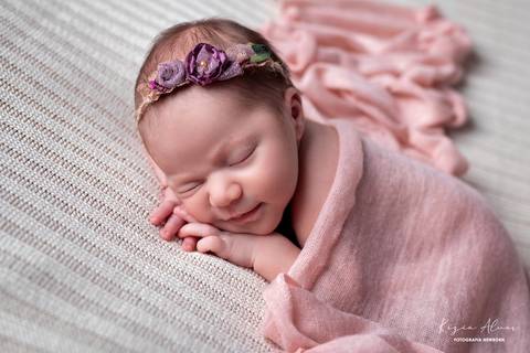 NEWBORN HELENA BUQUE'