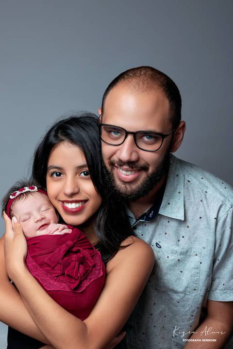 NEWBORN HELENA ANDRADE COM OS PAIS'