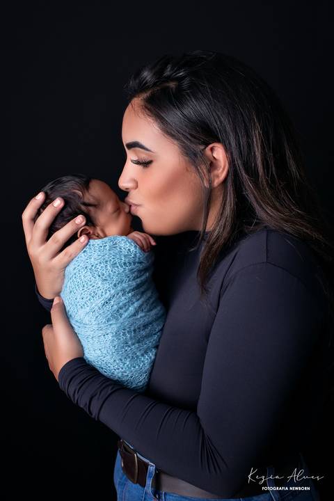 NEWBORN ENRICO COM A MAMÃE'