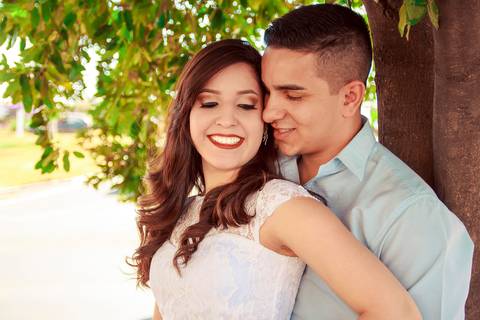 casal feliz após casamento'