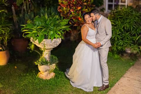 Fotografia de casamento em Ribeirão Preto: Dany e Felipe viveram um dia único e inesquecível. Emoção, verdade e momentos reais registrados com olhar sensível e profissional.'