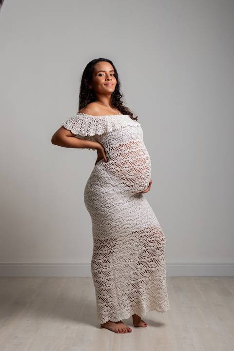 Foto da Lorraine em estudio em ribeirão preto a espera da Isabella - fotos em estudio- fotografo profissional em ribeirão preto'