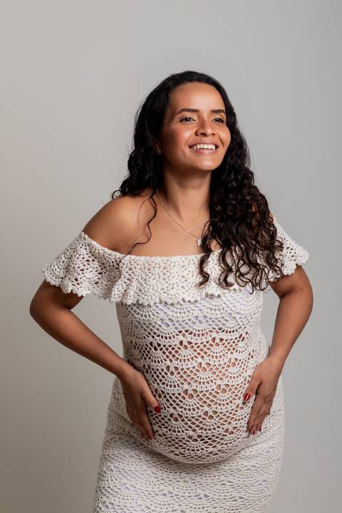 Foto da Lorraine em estudio em ribeirão preto a espera da Isabella - fotos em estudio- fotografo profissional em ribeirão preto'