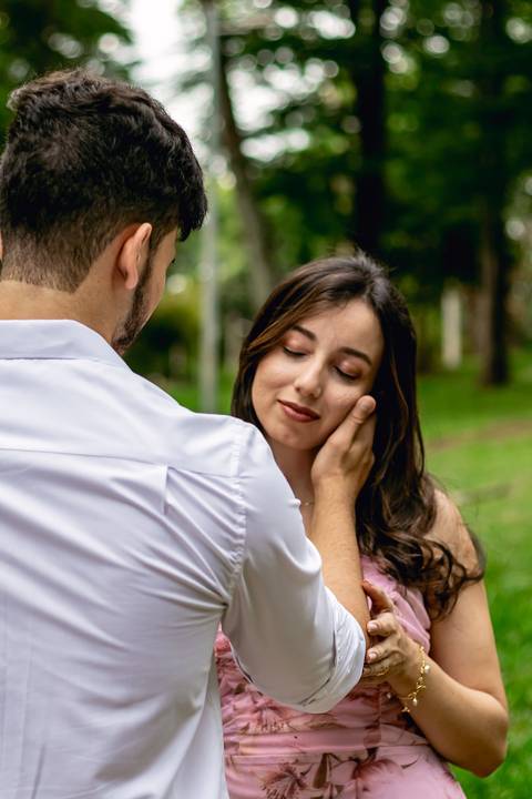 fotografo de casamento em ribeirão preto - fotografia de casamentos em ribeirão preto - ensaio pre wedding em ribeirão preto - campo da usp em ribeirão preto'
