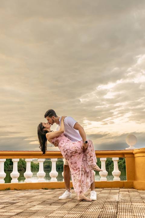 fotografo de casamento em ribeirão preto - fotografia de casamentos em ribeirão preto - ensaio pre wedding em ribeirão preto - campo da usp em ribeirão preto'