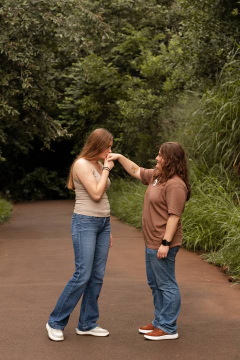 Ensaio fotografico de casal pre wedding em ribeirão preto parque curupira fotografo de casamentos '