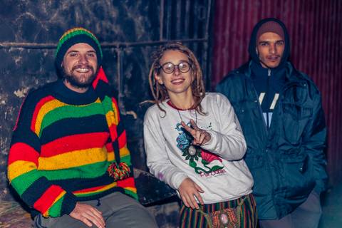 foto de pessoas que estão no show do Casarão do Rock em Santa Helena - PR'