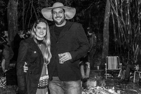 foto de pessoas que estão no show do Casarão do Rock em Santa Helena - PR'