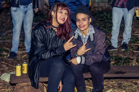 foto de pessoas que estão no show do Casarão do Rock em Santa Helena - PR'