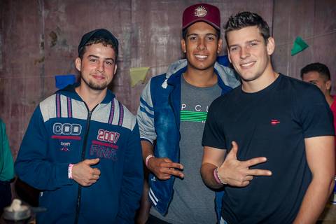 foto de rapazes em evento do arraiá do conveniência 53 em Santa HElena - PR'