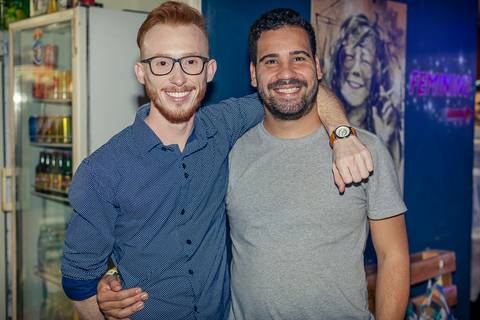 Foto de rapazes em evento do arraiá do conveniência 53 em Santa HElena - PR'