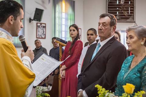 Fotografia de Alaídes e Armínio Draghetti em celebração de suas bodas de ouro (50 anos de casamento)'