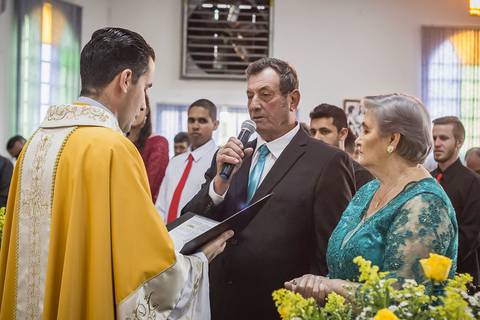 Fotografia de Alaídes e Armínio Draghetti em celebração de suas bodas de ouro (50 anos de casamento)'