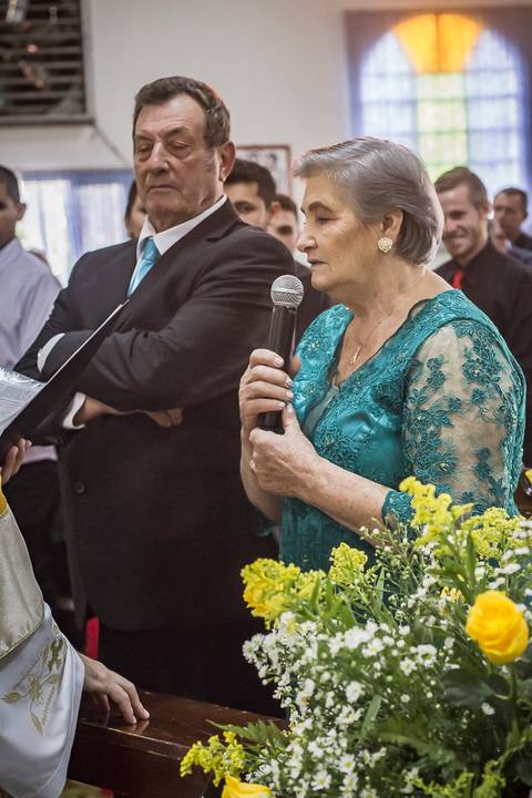 Fotografia de Alaídes e Armínio Draghetti em celebração de suas bodas de ouro (50 anos de casamento)'