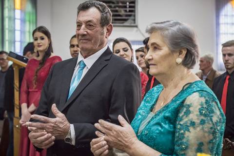 Fotografia de Alaídes e Armínio Draghetti em celebração de suas bodas de ouro (50 anos de casamento)'