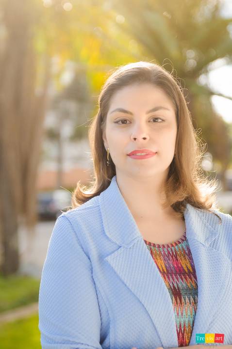 Foto perfil profissional para redes sociais, sites, blogs. Suzana Dias.'