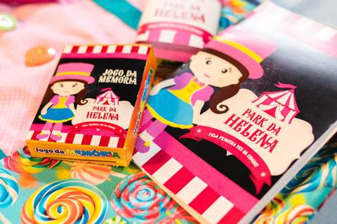 brindes da Festa de aniversário Infantil de um ano da Helena, filha da @blogbytali com tema de Circo '