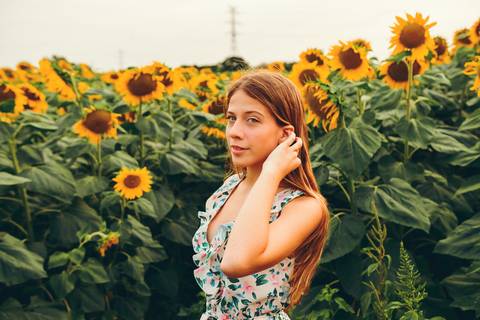 Retrato profissional com cabelo comprido e pose natural - Fotografia de sess\u00e3o individual Duo Capuano, Riachos'