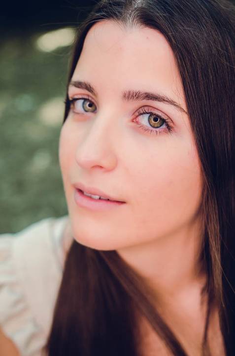 Close-up artístico de retrato feminino a preto e branco com bokeh – fotografia de retrato ao ar livre no Parque Verde do Bonito, Santarém'