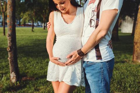 fotos casal gestante gravida ensaio familia gravida ar livre parque bebe book torres novas entroncamento vila nova da barquinha '