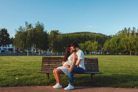 fotos casal gestante gravida ensaio familia gravida ar livre parque bebe book torres novas entroncamento vila nova da barquinha '