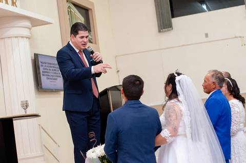 Casamento de Marciele e André realizado na Igreja Universal em Charqueadas/RS'