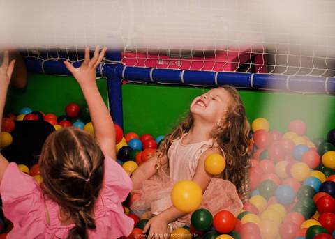 Cecília - 4 Aninhos
Fotografia Aniversário Infantil
Tassoni Festas e Eventos
Arroio dos Ratos/RS'